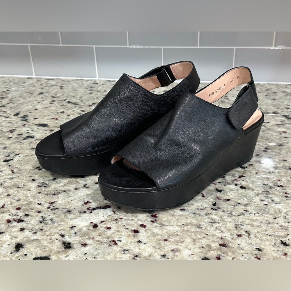 Stuart Weitzman Black Leather Platform Slingback Sandals Great Condition 8.5